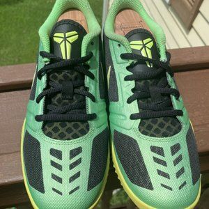 Kobe mentality poison green size 10